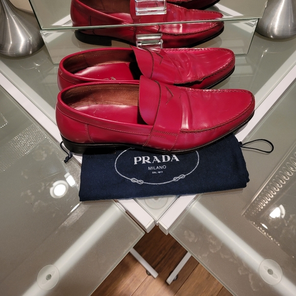 AUTHENTIC VINTAGE PRADA MEN'S SHOES, MADE IN ITALY SIZE USA 7, RED COLOR. - Picture 2 of 9